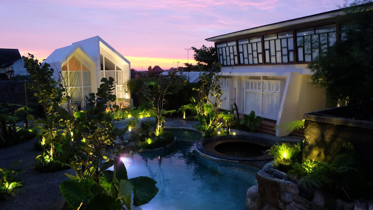 Hotel Yats Colony Yogyakarta Exterior foto